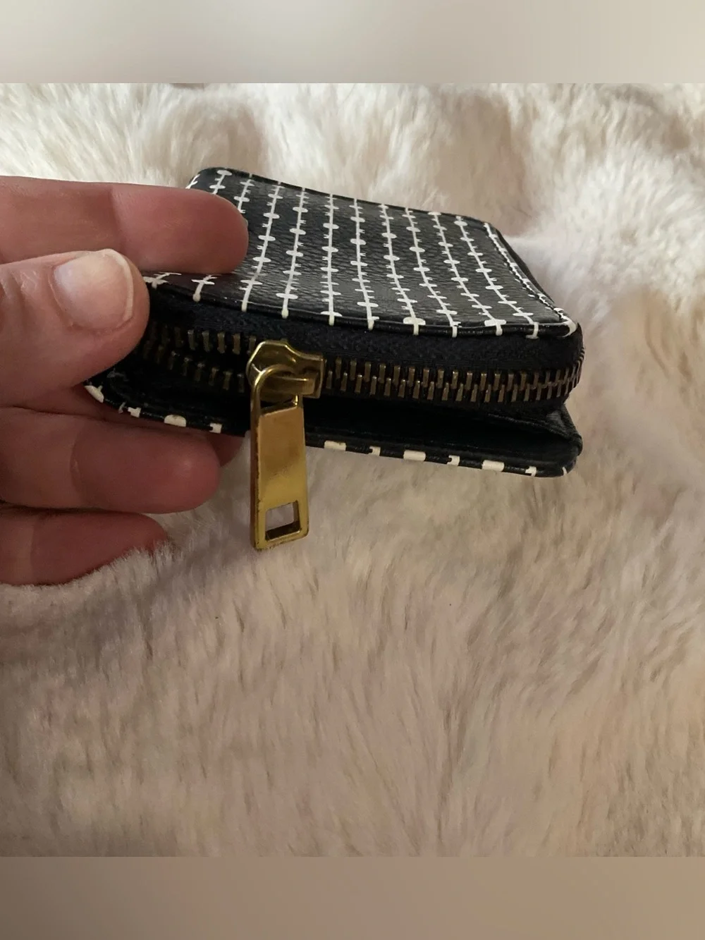 Fossil Logan zip-around bifold wallet, black & white dotted lines, gold hardware
